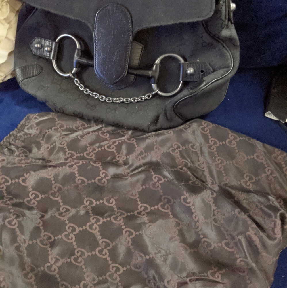 Gucci purse- black